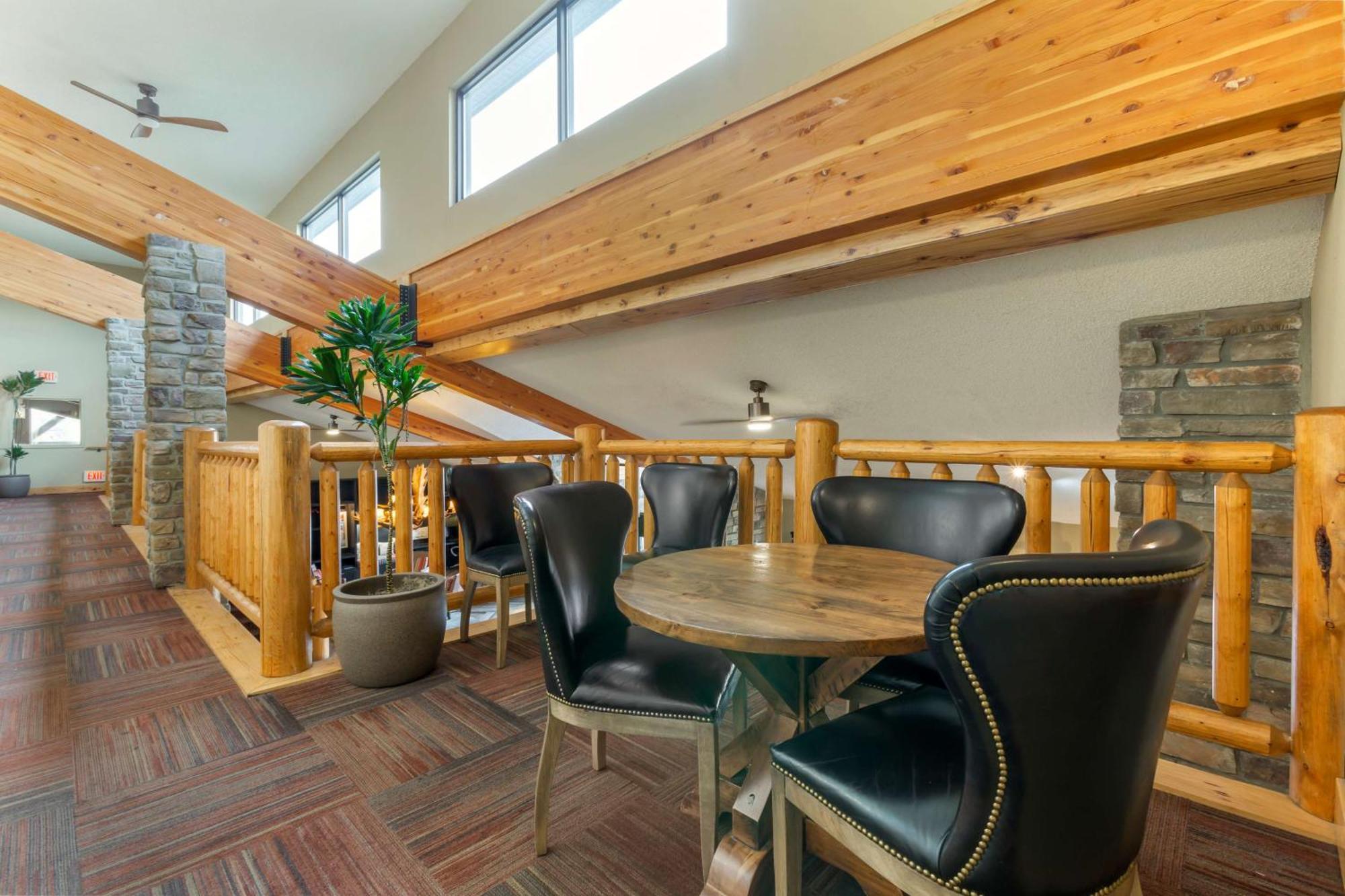 Hotel Western Lodge&suites 3*