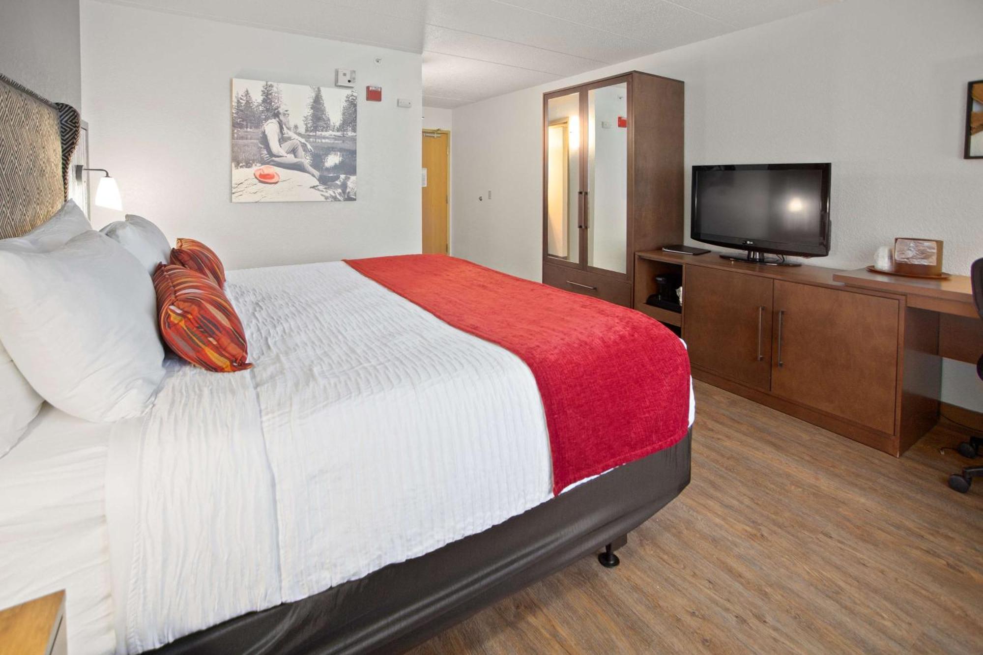 Hotel Western Lodge&suites 3*